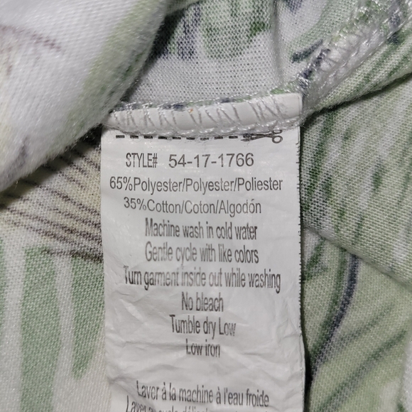 M | Urban Heritage  | Floral Tank Top - Picture 5 of 6